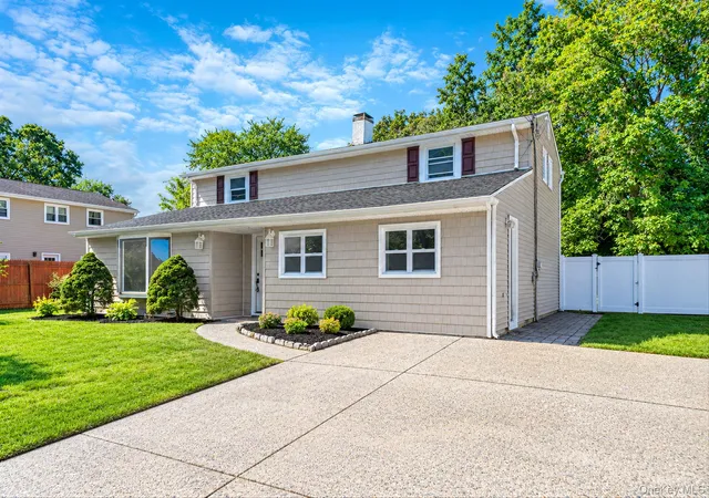 Photo 2 of Sale Pending at 118 Boyle Rd, Brookhaven, NY 11784 | MLS# 1051689 | Listing updated on 2026-10-06