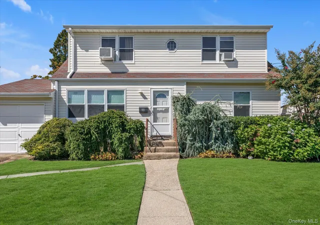 Photo 1 of Sale Pending at 58 Elm St, Oyster Bay, NY 11801 | MLS# 1051690 | Listing updated on 2026-09-26