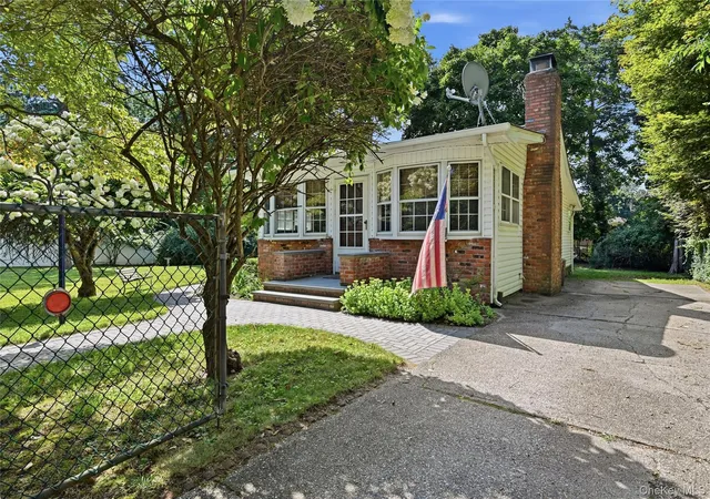 Photo 3 of Single family home for sale at 76 Queen Rd, Brookhaven, NY 11778 | MLS# 1051695 | Listing updated on 2026-09-19