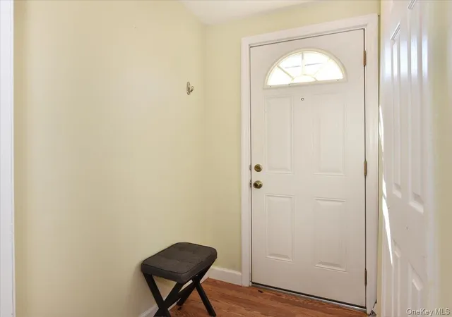 Photo 4 of Single family home for sale at 35 Montauk Dr, Islip, NY 11706 | MLS# 1051700 | Listing updated on 2026-09-17