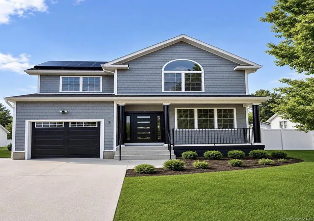 Photo 1 of Single family home for sale at 3 James St, Oyster Bay, NY 11735 | MLS# 1051723 | Listing updated on 2026-10-05