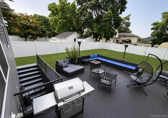 Photo 2 of Single family home for sale at 3 James St, Oyster Bay, NY 11735 | MLS# 1051723 | Listing updated on 2026-10-05