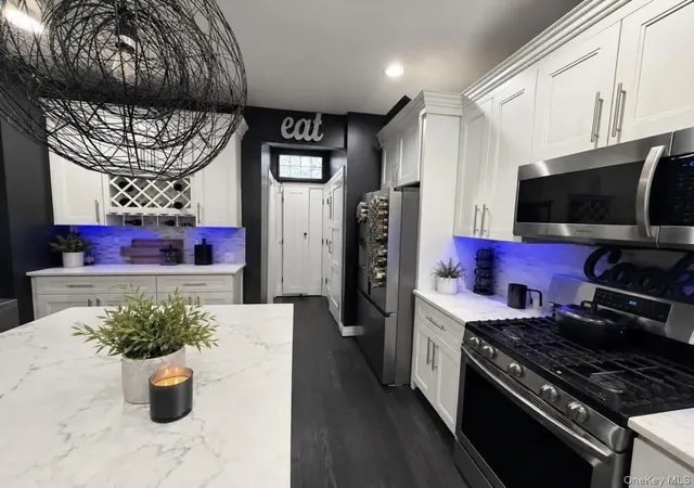 Photo 4 of Single family home for sale at 3 James St, Oyster Bay, NY 11735 | MLS# 1051723 | Listing updated on 2026-10-05
