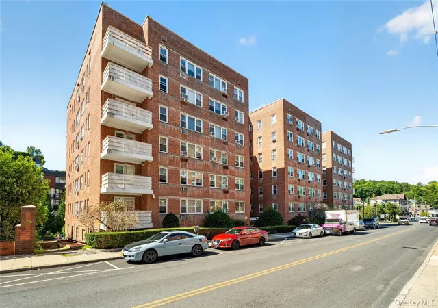 Photo 2 of Condo for sale at 30 E Hartsdale Ave #3L, Greenburgh, NY 10530 | MLS# 1051742 | Listing updated on 2026-09-24