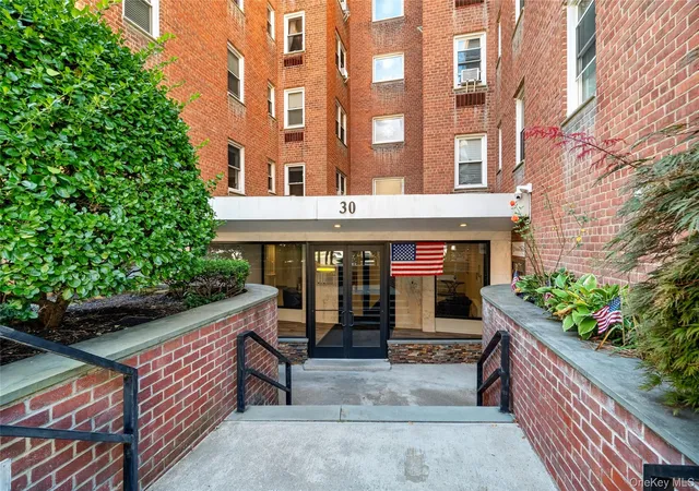 Photo 4 of House for sale at 30 E Hartsdale Ave #3L, Greenburgh, NY 10530 | MLS# 1051742 | Listing updated on 2026-09-24