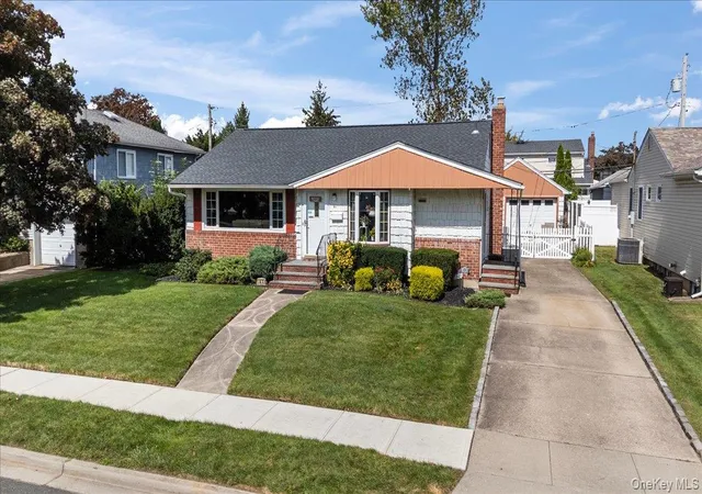 Photo 1 of Single family home for sale at 41 Cornell Ln, Oyster Bay, NY 11801 | MLS# 1051750 | Listing updated on 2026-10-06