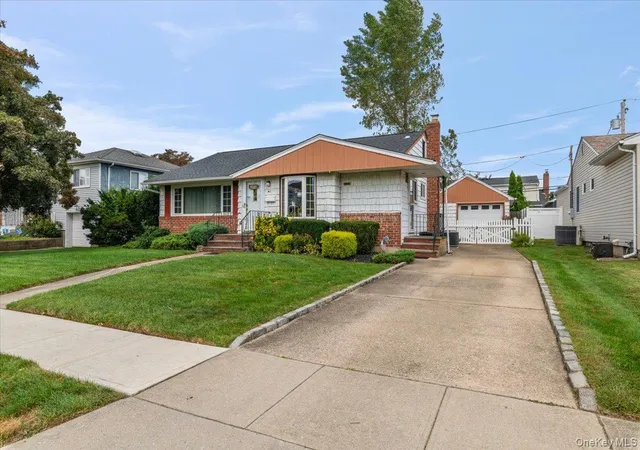 Photo 2 of Single family home for sale at 41 Cornell Ln, Oyster Bay, NY 11801 | MLS# 1051750 | Listing updated on 2026-10-06