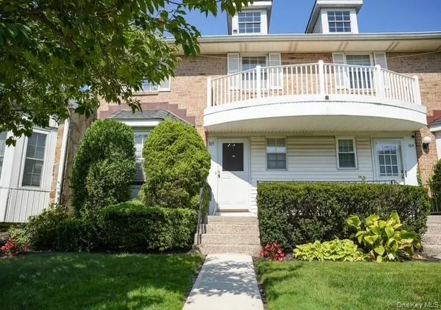 Single family home for sale at 105 Glen Way, Oyster Bay, NY 11791 | MLS# 1051753