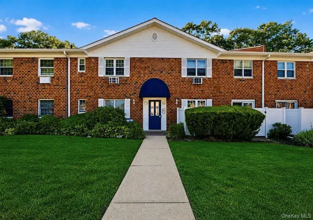 Condo for sale at 460 Old Town Rd #11I, Brookhaven, NY 11776 | MLS# 1051775