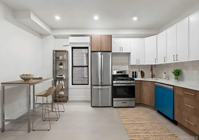 Photo 2 of Multi family home for sale at 1024 E 226th Street, New York, NY 10466 | MLS# 1051785 | Listing updated on 2026-09-20