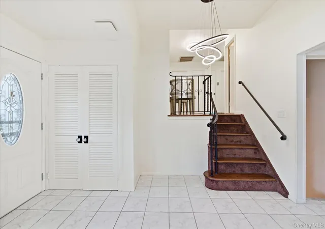 Photo 4 of Single family home for sale at 2 Goldfield St, Huntington, NY 11747 | MLS# 1051791 | Listing updated on 2026-10-07
