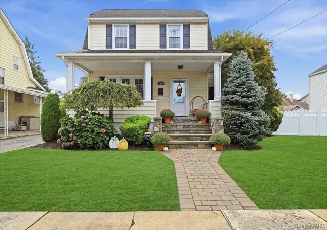 Photo 1 of Sale Pending at 2546 Hicks St, Hempstead, NY 11710 | MLS# 1051799 | Listing updated on 2026-10-09