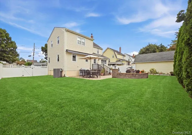 Photo 3 of Sale Pending at 2546 Hicks St, Hempstead, NY 11710 | MLS# 1051799 | Listing updated on 2026-10-09