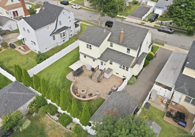 Photo 4 of Sale Pending at 2546 Hicks St, Hempstead, NY 11710 | MLS# 1051799 | Listing updated on 2026-10-09