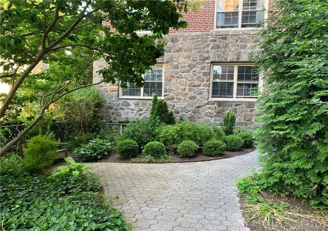 Listing Photo 5 - Condo for sale in building located at 151 Centre, New Rochelle, NY 10805 - Unit #6F