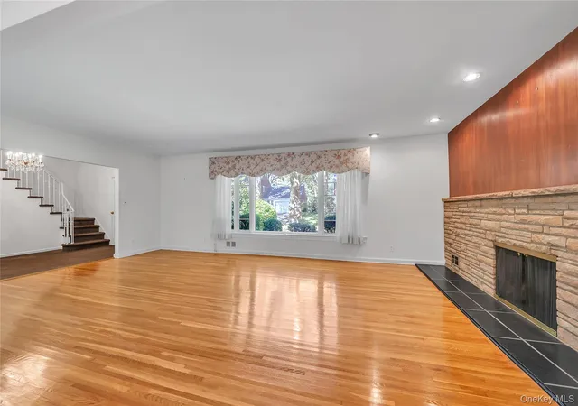 Photo 3 of Single family home for sale at 238 Clent Rd, North Hempstead, NY 11021 | MLS# 1051804 | Listing updated on 2026-09-17