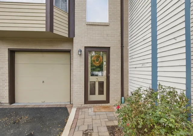 Photo 3 of Condo for sale at 3 Nottingham Ct, Clarkstown, NY 10954 | MLS# 1051816 | Listing updated on 2026-09-17