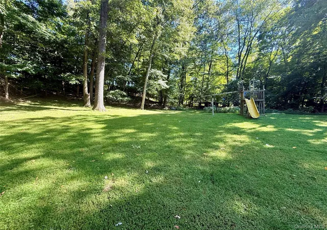 Photo 3 of Single family home for sale at 23 Cliffside Ln, Bedford, NY 10549 | MLS# 1051821 | Listing updated on 2026-09-18