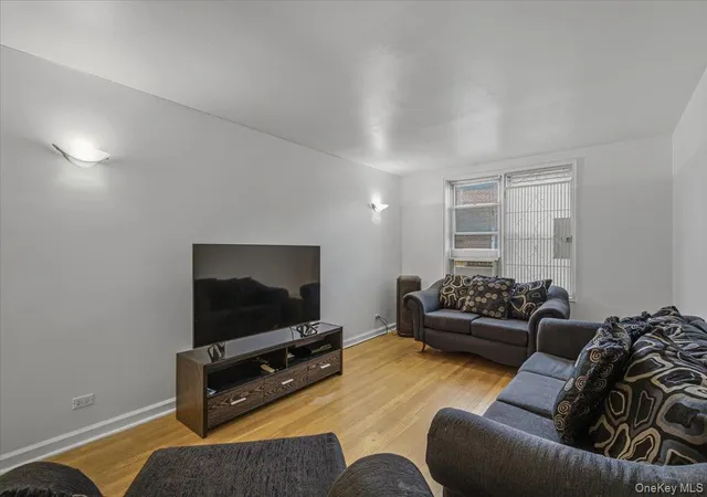Photo 3 of House for sale at 2107 Wallace Ave #6A, New York, NY 10462 | MLS# 1051826 | Listing updated on 2026-09-28