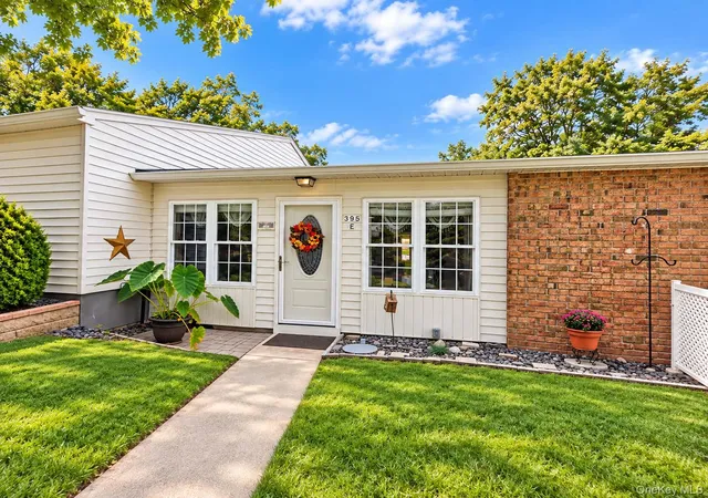 Condo for sale at 395 Woodbridge Dr #E, Brookhaven, NY 11961 | MLS# 1051844
