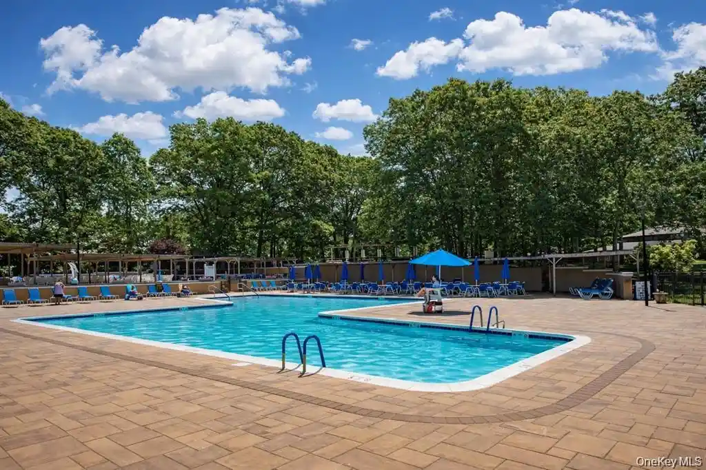 Listing Photo 14 - Condo for sale in 395 Woodbridge Dr located at 395 Woodbridge Dr, Brookhaven, NY 11961 - Unit 395 Woodbridge Dr
