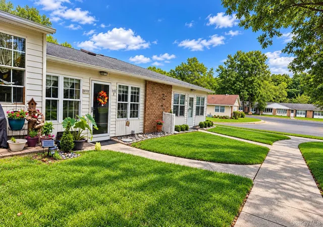 Photo 2 of Condo for sale at 395 Woodbridge Dr #E, Brookhaven, NY 11961 | MLS# 1051844 | Listing updated on 2026-09-24