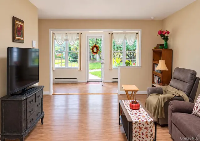 Listing Photo 4 - Condo for sale in building located at 395 Woodbridge Dr, Brookhaven, NY 11961 - Unit #E