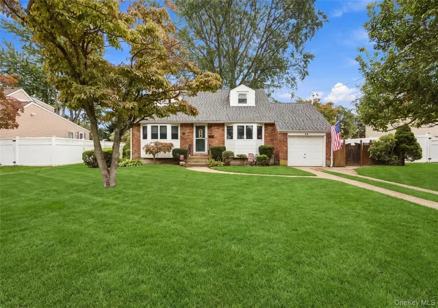 Photo 2 of Sale Pending at 44 Dulittle St, Babylon, NY 11703 | MLS# 1051849 | Listing updated on 2026-09-25