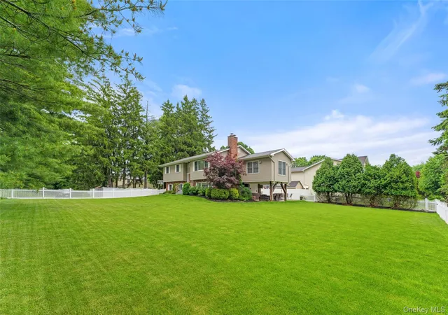 Photo 4 of Single family home for sale at 1 Sherwood Rd, Clarkstown, NY 10920 | MLS# 1051865 | Listing updated on 2026-09-26