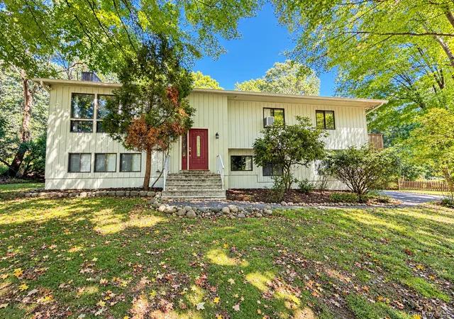 Single family home for sale at 17 Franklin Dr, Somers, NY 10541 | MLS# 1051879