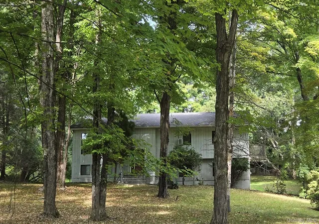 Photo 2 of Single family home for sale at 17 Franklin Dr, Somers, NY 10541 | MLS# 1051879 | Listing updated on 2026-09-19