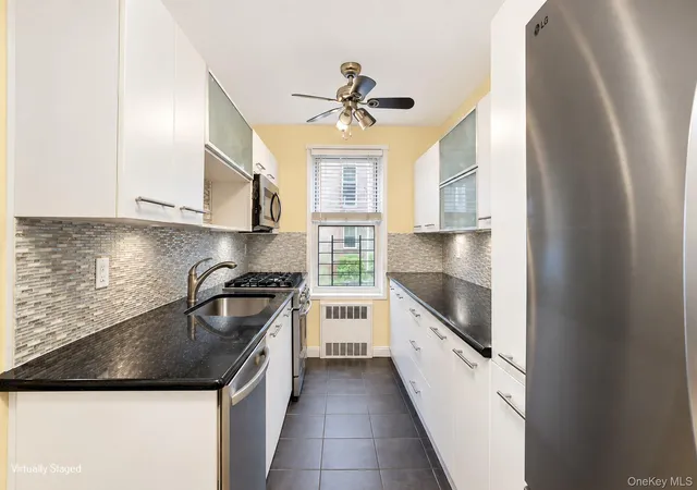 Listing Photo 5 - Condo for sale in building located at 6801 Shore Rd, New York City, NY 11220 - Unit #1S