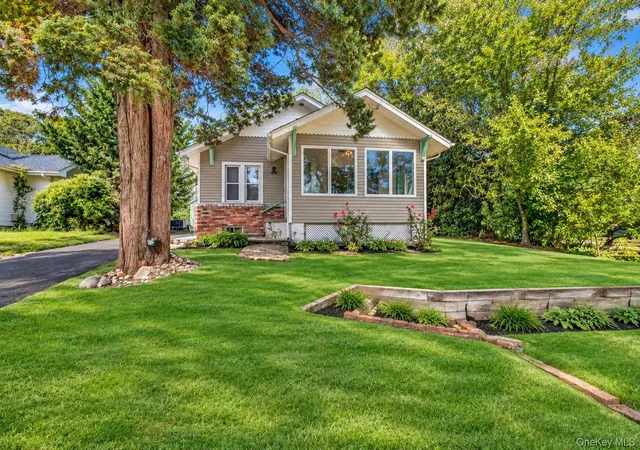 Photo 3 of Single family home for sale at 3 School St, Ronkonkoma, NY 11779 | MLS# 1051890 | Listing updated on 2026-10-01