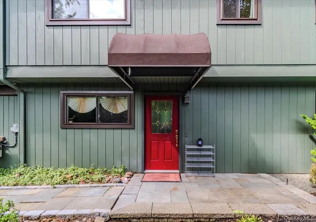 Photo 4 of Single family home for sale at 116 Lakewood Dr, Clarkstown, NY 10920 | MLS# 1051892 | Listing updated on 2026-09-18