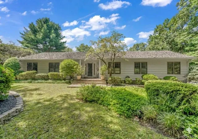 Photo 1 of Single family home for sale at 20 Old Route 25a, Smithtown, NY 11768 | MLS# 1051896 | Listing updated on 2026-10-01
