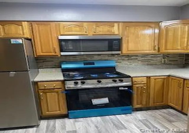 Photo 4 of Single family home for sale at 1181 E 223rd Street, New York, NY 10466 | MLS# 1051901 | Listing updated on 2026-10-01