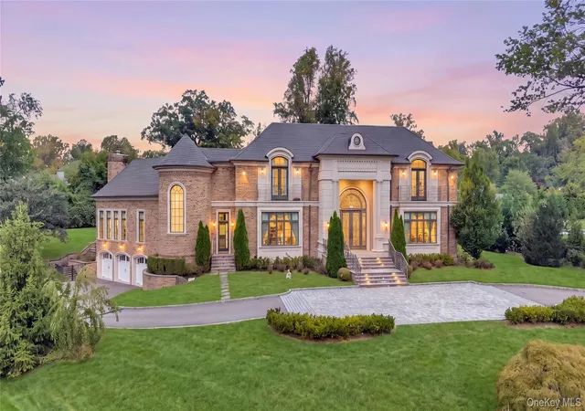 Photo 1 of Mansion for sale at 3 Moline Ct, North Hempstead, NY 11024 | MLS# 1051935 | Listing updated on 2026-10-10