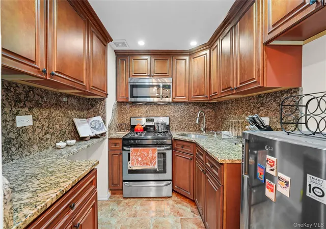 Listing Photo 3 - Condo for sale in Elmhurst Towers located at 81-11 45Th Ave, New York, NY 11373 - Unit #3V