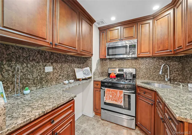 Listing Photo 4 - Condo for sale in Elmhurst Towers located at 81-11 45Th Ave, New York, NY 11373 - Unit #3V