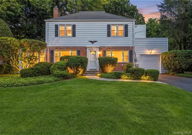 Photo 2 of Single family home for sale at 999 Knollwood Rd, Greenburgh, NY 10603 | MLS# 1051946 | Listing updated on 2026-09-25