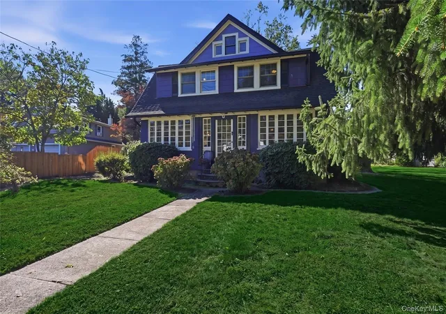 Photo 3 of Single family home for sale at 200 Scudder Ave, Huntington, NY 11768 | MLS# 1051955 | Listing updated on 2026-10-13