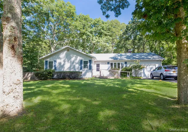 Photo 2 of Single family home for sale at 42 Squires Ave, Southampton, NY 11942 | MLS# 1051964 | Listing updated on 2026-10-07