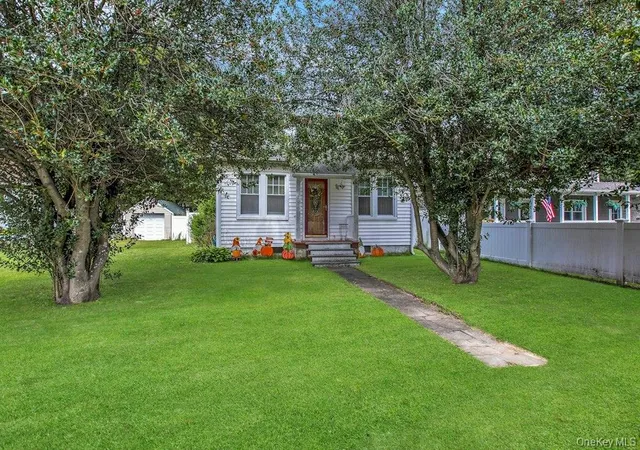 Single family home for sale at 7 Eastover Rd, Islip, NY 11782 | MLS# 1051969