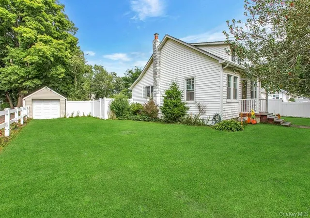 Photo 2 of Single family home for sale at 7 Eastover Rd, Islip, NY 11782 | MLS# 1051969 | Listing updated on 2026-10-03