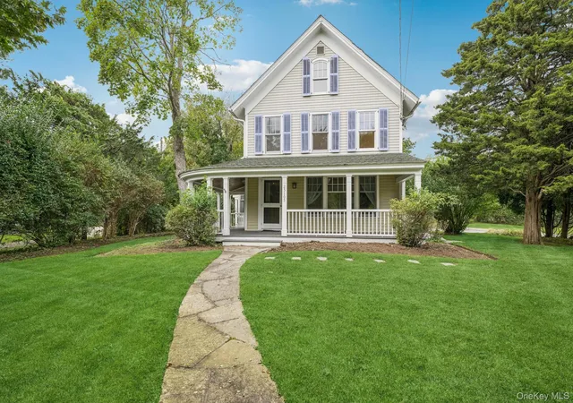 Photo 3 of Single family home for sale at 25105 Main Rd N, Southold, NY 11957 | MLS# 1051989 | Listing updated on 2026-10-03