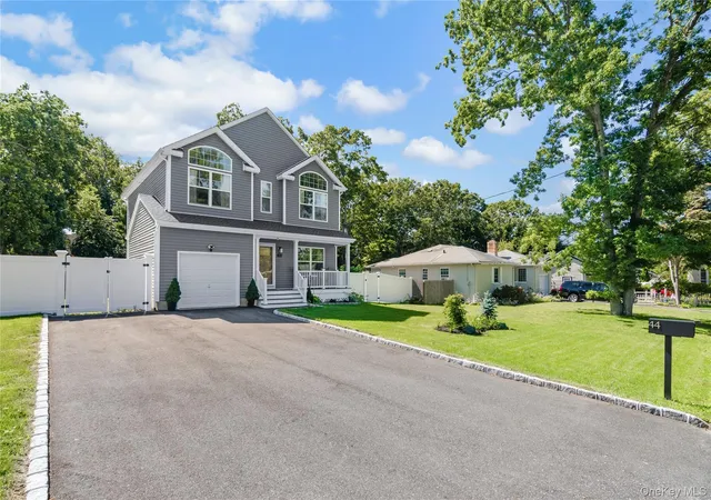 Photo 3 of Single family home for sale at 44 James St, Brookhaven, NY 11772 | MLS# 1051990 | Listing updated on 2026-10-06