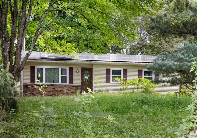 Photo 3 of Single family home for sale at 21 Elizabeth Dr, East Fishkill, NY 12533 | MLS# 1052001 | Listing updated on 2026-09-18