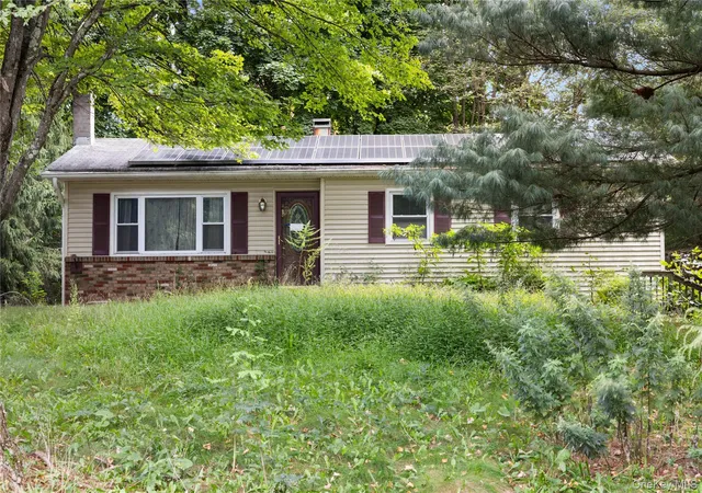 Photo 4 of Single family home for sale at 21 Elizabeth Dr, East Fishkill, NY 12533 | MLS# 1052001 | Listing updated on 2026-09-18