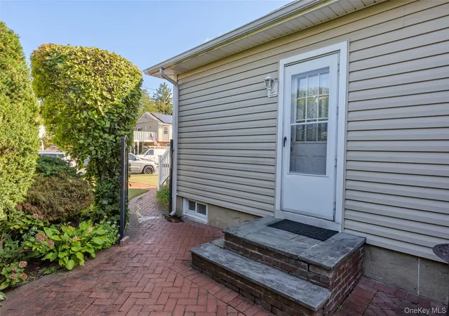 Photo 2 of Single family home for sale at 1296 Leslie Ln, Hempstead, NY 11710 | MLS# 1052015 | Listing updated on 2026-09-18