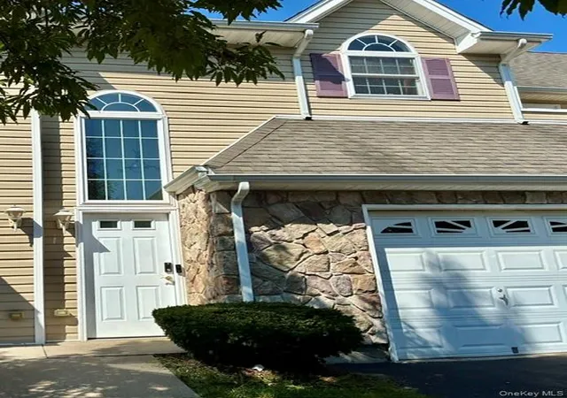 Photo 1 of Condo for sale at 154 Christine Dr, Huntington, NY 11746 | MLS# 1052021 | Listing updated on 2026-10-01